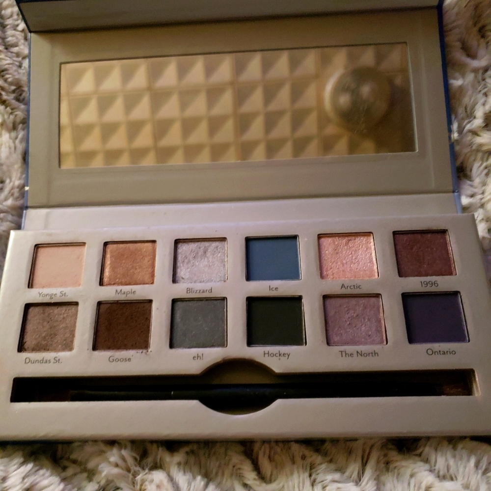 Cargo eye pallette.